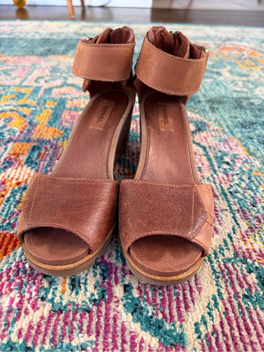 Sorel Joanie II Ankle Strap Wedge Sandals in camel/brown distressed leather. - Picture 2 of 6